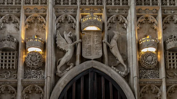 Cambridge England April 2016 Architectural Interior Details Stone Carved Coat — Stock Photo, Image