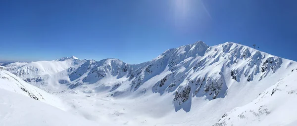 Hög upplösning (100mpx +) panorama av snö täcks berget Chopok — Stockfoto
