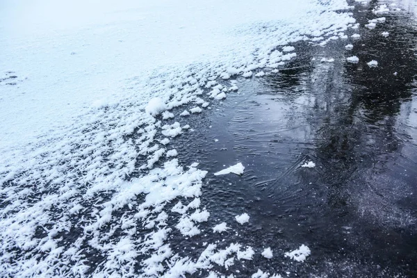 Glace Sur Étang Gelé Neige Cristalline Sur Dessus — Photo