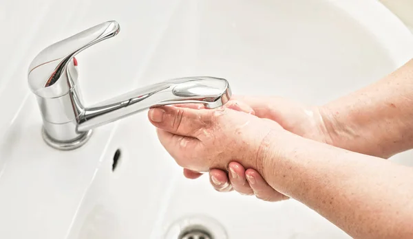 Senior Elderly Woman Wash Hands Tap Water Faucet Can Used — Stock Photo, Image