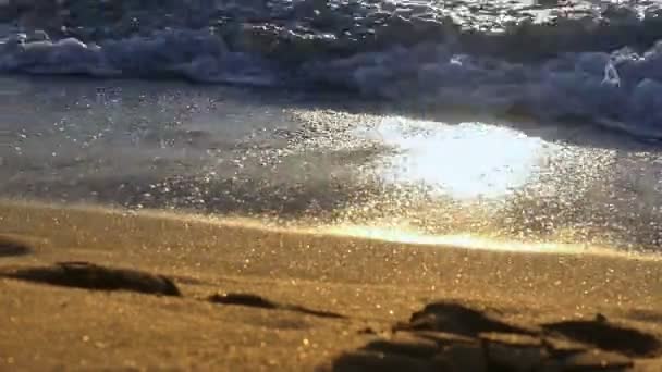 Sunrise licht op zee — Stockvideo