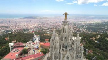 Tibidabo anıtın havadan görünümü