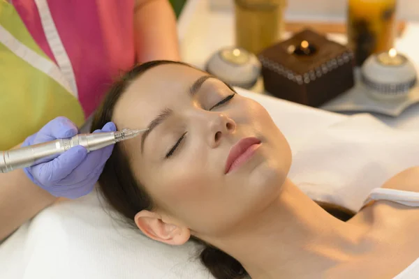 Woman Getting Laser Tattoo Procedure — Stock Photo, Image