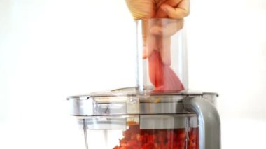 Mutfak robotu, görünümü kadar yakın kullanarak ele