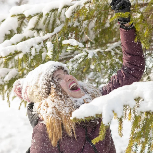 Beautiful Girl Enjoing the First Snow — ストック写真