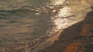 Barcelona günbatımı dalgalar