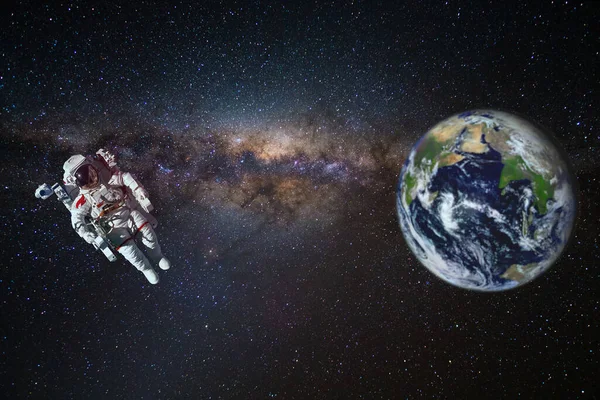 Astronaut Weltraum Über Der Erde Mit Sonnenlicht Lichter Der Stadt — Stockfoto