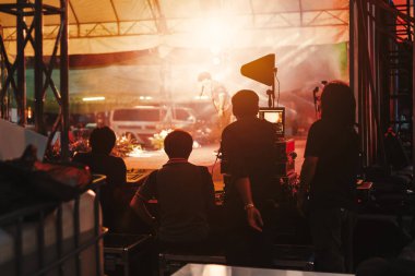 Ses mühendisi denetim müzik ses ve ışık konserinde sahneye yakın:.