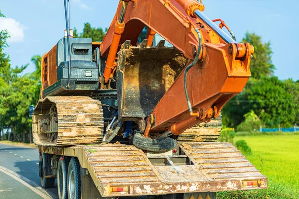 Backhoe Graafmachine Vrachtwagen Weg Tussen Vervoer — Stockfoto