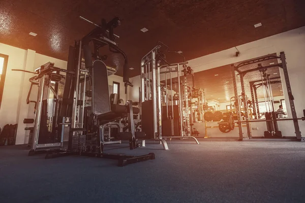 Interior Del Nuevo Gimnasio Moderno Con Equipo —  Fotos de Stock