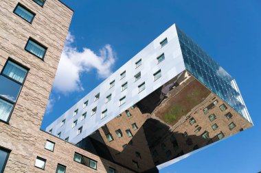 Berlin'de modern bir binanın parçası
