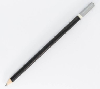 Beyazla boyanmış tahta bir kalem.