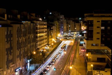 Bir İspanyol şehrinin uzun pozlama fotoğrafı