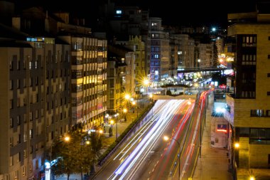 Bir İspanyol şehrinin uzun pozlama fotoğrafı