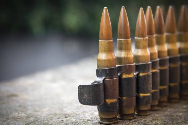 Yüksek kalibreli mermi kemer