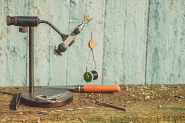 Sinek bağlamak için aletler. Sinek avı