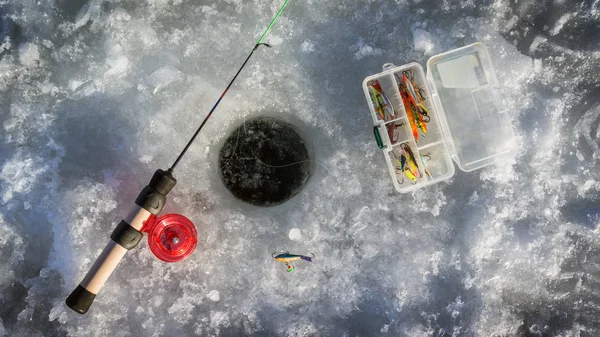 Matériel de pêche pour la pêche d'hiver . — Photo