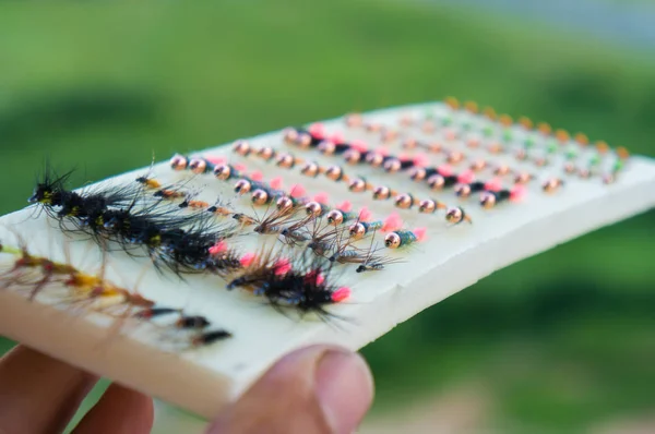 Мухи для ловли мух. Рыбалка на искусственной мухе . — стоковое фото