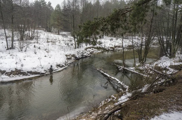 Pescatore Con Canna Fiume Invernale Pesca Tenkara — Foto Stock