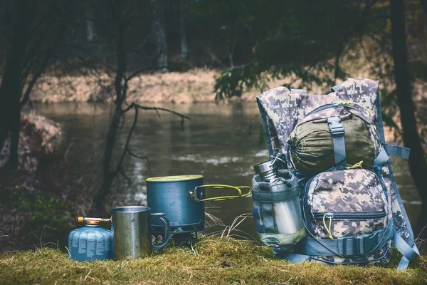 Koken Tijdens Het Wandelen Met Een Rugzak — Stockfoto