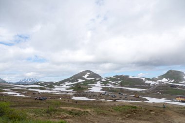 Mutnovskaya Jeotermal Santrali, Kamçatka Yarımadası, Rusya - 11 Ağustos 2018: İstasyon Mutnovskaya Tepesi 'nin yaklaşık 800 metre kuzeydoğusunda yer almaktadır..