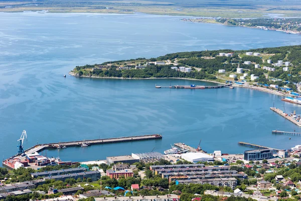 Petropavlovsk-Kamçatsky şehrinin hava manzarası, Kamçatka Yarımadası, Rusya.