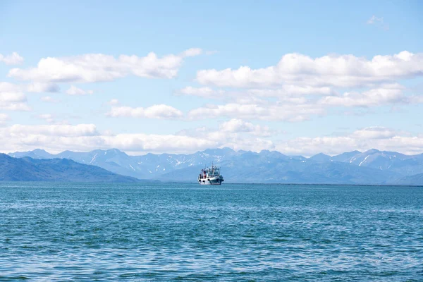 AVACHA BAY, KAMCHATKA PENINSULA, RUSSIA - 10 AĞUSTOS 2018: Gezegendeki en büyük hangarlardan biri, dünyadaki herhangi bir gemiyi alabilecek kapasitede..