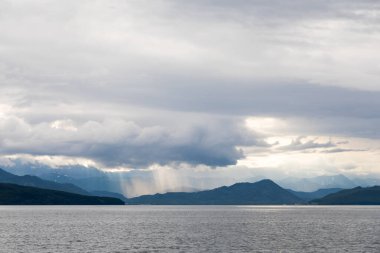 Avacha Körfezi, Kamçatka Yarımadası, Rusya. Gezegendeki en büyük körfezlerden biri, herhangi bir gemiyi alabilecek kapasitede..