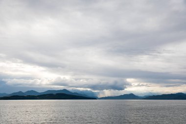 Avacha Körfezi, Kamçatka Yarımadası, Rusya. Gezegendeki en büyük körfezlerden biri, herhangi bir gemiyi alabilecek kapasitede..