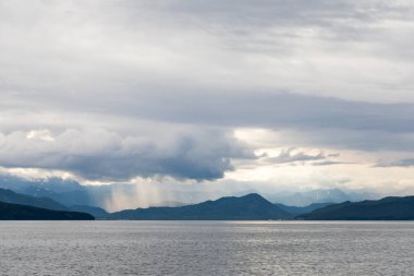 Avacha Körfezi, Kamçatka Yarımadası, Rusya. Gezegendeki en büyük körfezlerden biri, herhangi bir gemiyi alabilecek kapasitede..