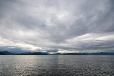 Avacha Körfezi, Kamçatka Yarımadası, Rusya. Gezegendeki en büyük körfezlerden biri, herhangi bir gemiyi alabilecek kapasitede..