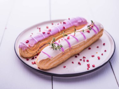  Sabah hafif mor pembe eklerleri plaka