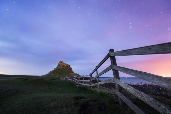 Zamek w mieście Lindisfarne Starlight — Zdjęcie stockowe