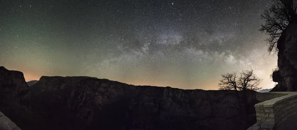 Mléčná dráha soutěsky Vikos — Stock fotografie