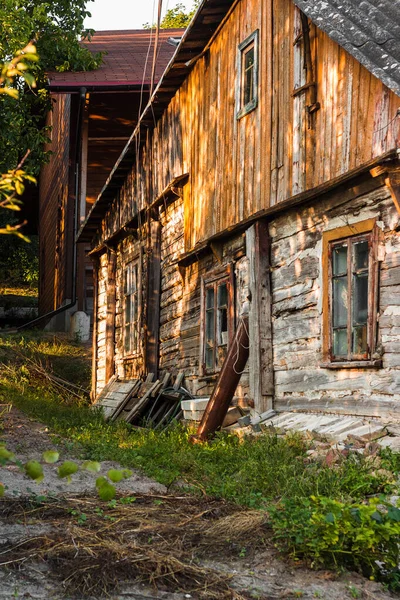 Fasad Ett Gammalt Trähus — Stockfoto