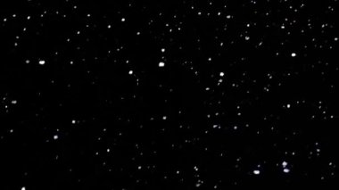 Stüdyo aydınlatma ile kış kar yağışı.