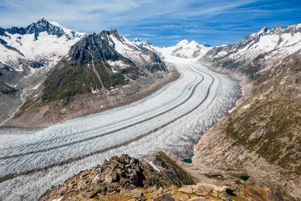 Teil des aletschgletschers, Dschungel-Joch dahinter — Stockfoto