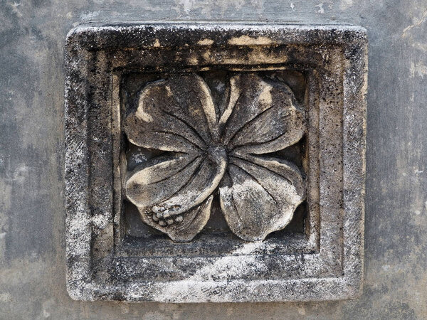 Traditional Flower Sandstone on the Wall