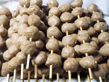 Sokak gıda - köfte bambu sopayla