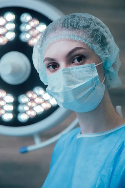 Young Female Doctor Wearing Medical Mask Operating Theatre — Stock Photo, Image