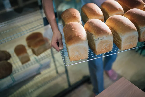 Свежеприготовленный Белый Хлеб Кастрюле — стоковое фото