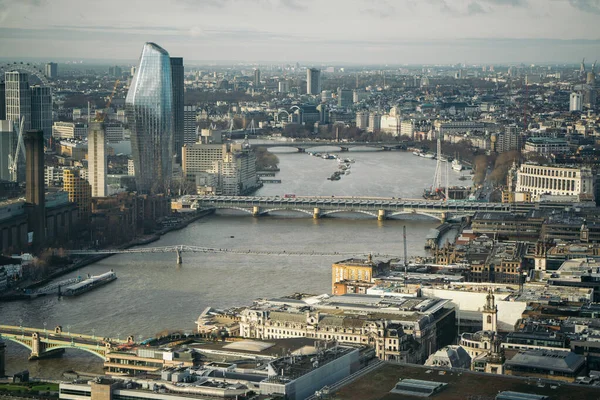 Panoramic view of the City of London, a financial district in the center of London, United Kingdom, with St Paul 's Cathedral from the viewing platform at Sky Garden . — стоковое фото