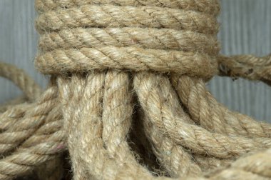 Yakın çekimde bükülmüş burlap jüt ipip