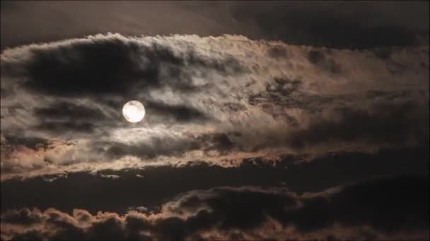 Time Lapse Nuages Étonnants Déplaçant Ciel Illuminé Par Soleil — Video