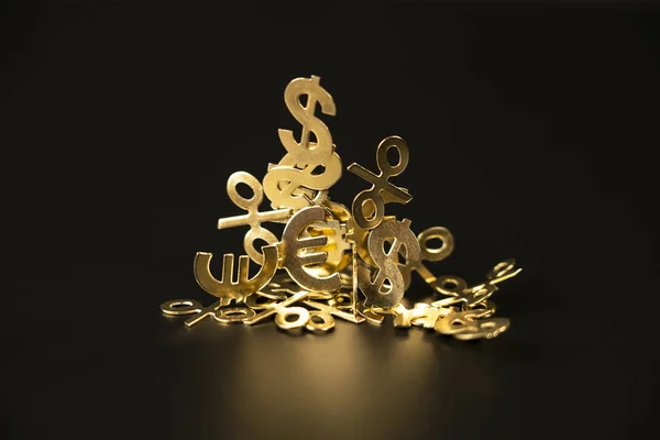 Montagne de symboles d'or du dollar, Euro, pour cent , — Photo