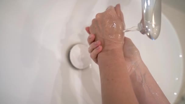 Hand washing against viruses and germs according to hygiene rules. — Stock Video