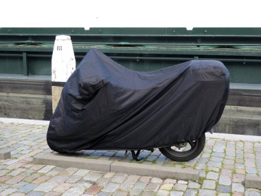kapalı motosiklet Dordrecht bir iskele üzerinde