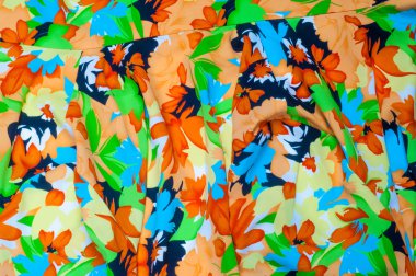 Kadın kazak. Kısa, genellikle belden yukarı, kadın giyim.