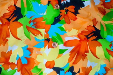 Kadın kazak. Kısa, genellikle belden yukarı, kadın giyim.