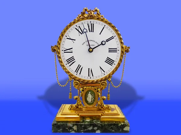 아름 다운 골동품 Edw. F 콜 드웰 & Co 도금한 청동 시계 수요일 — 스톡 사진
